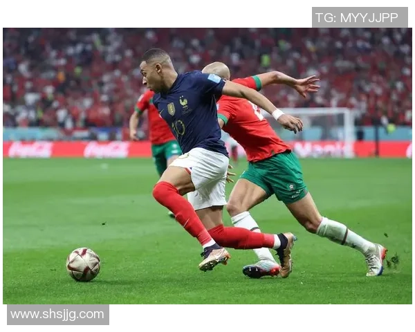 花式过人技巧独步绿茵的足球球星个人风采与巅峰瞬间 花式过人技巧独步绿茵的足球球星个人风采与巅峰瞬间