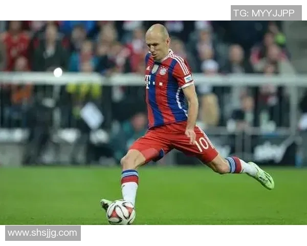 足球球星的信仰之路:从场上荣耀到心灵信仰的力量探索 足球球星的信仰之路:从场上荣耀到心灵信仰的力量探索