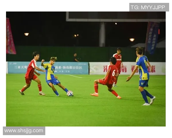 聚焦世界足坛十五位巨星展现辉煌荣耀与绿茵赛场非凡风采