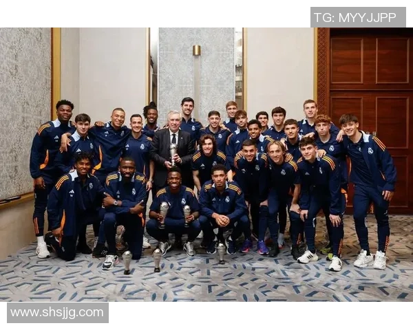 双排足球球星名字大盘点 探索最受欢迎的顶级球员与其精彩表现